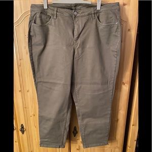 Cropped pants